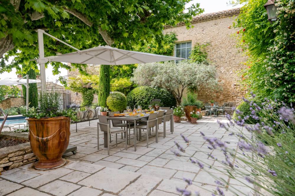 Photographs of Mas Hortensia villa in Provence - Image 5 of 46