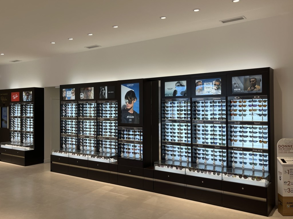 Magasin Opticien Avenue du Maréchal Juin 13200 ARLES intérieur