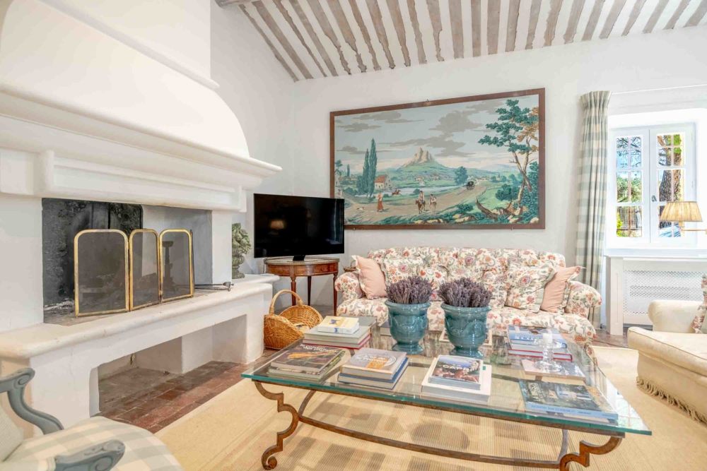 Photographs of Mas Provencal villa in Provence - Image 10 of 38
