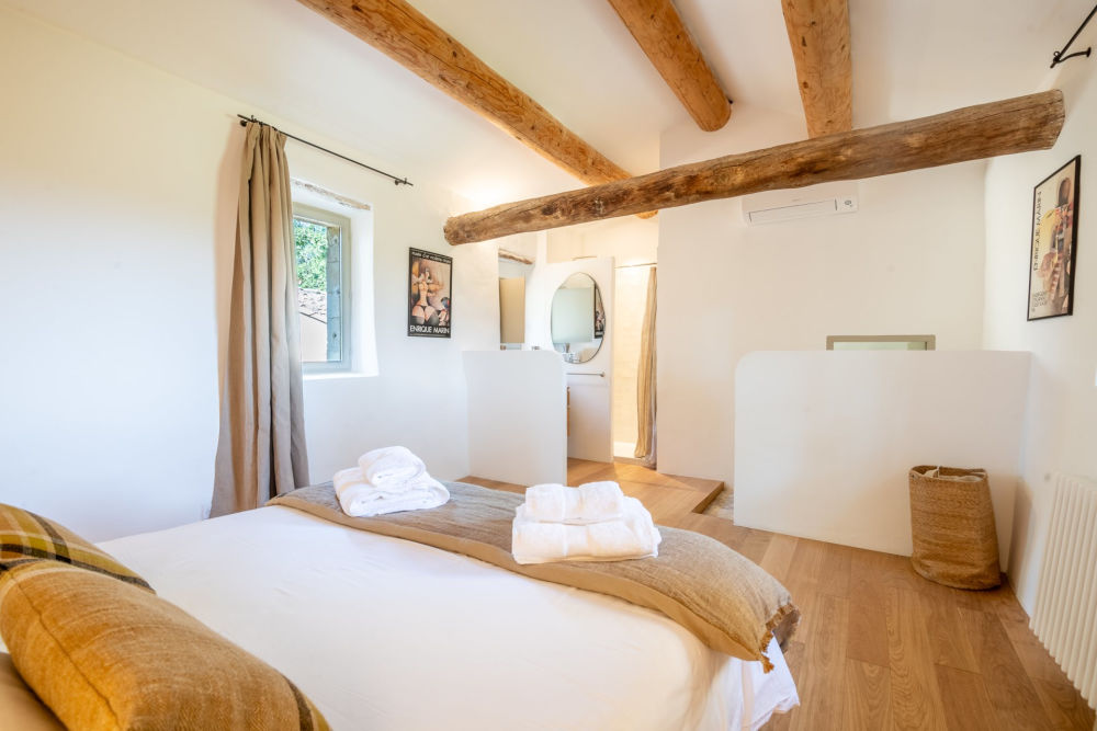 Photographs of Mas les Gardiols villa in Provence - Image 36 of 43