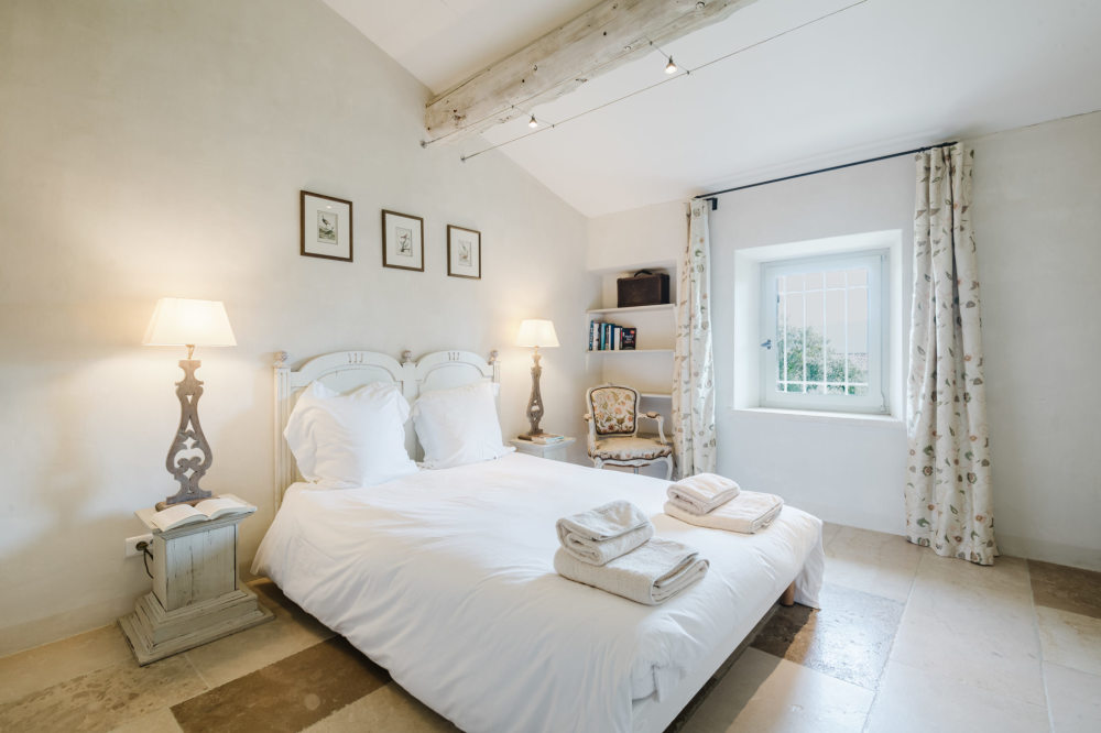 Photographs of La Maison de Cabrières villa in Provence - Image 20 of 27