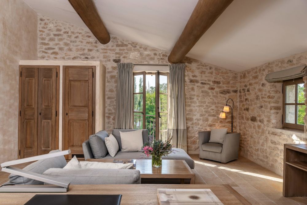 Photographs of Bastide du Calavon villa in Provence - Image 18 of 57