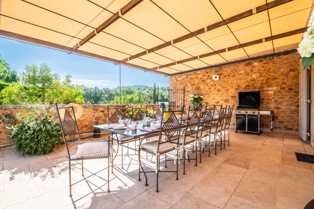 Photographs of Mas du Milan villa in Provence - Image 28 of 50